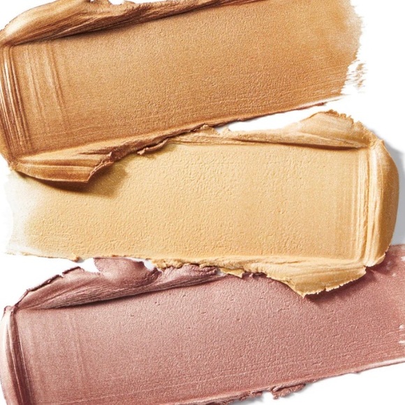 ICONIC LONDON Dewy Glow Highlighter, Cream Highlighter - Picture 4 of 4